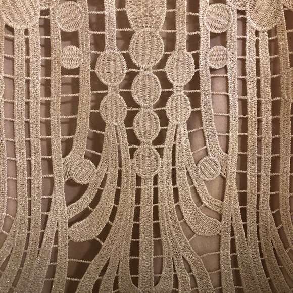 Taupe Lace Shell - Picture 2 of 5